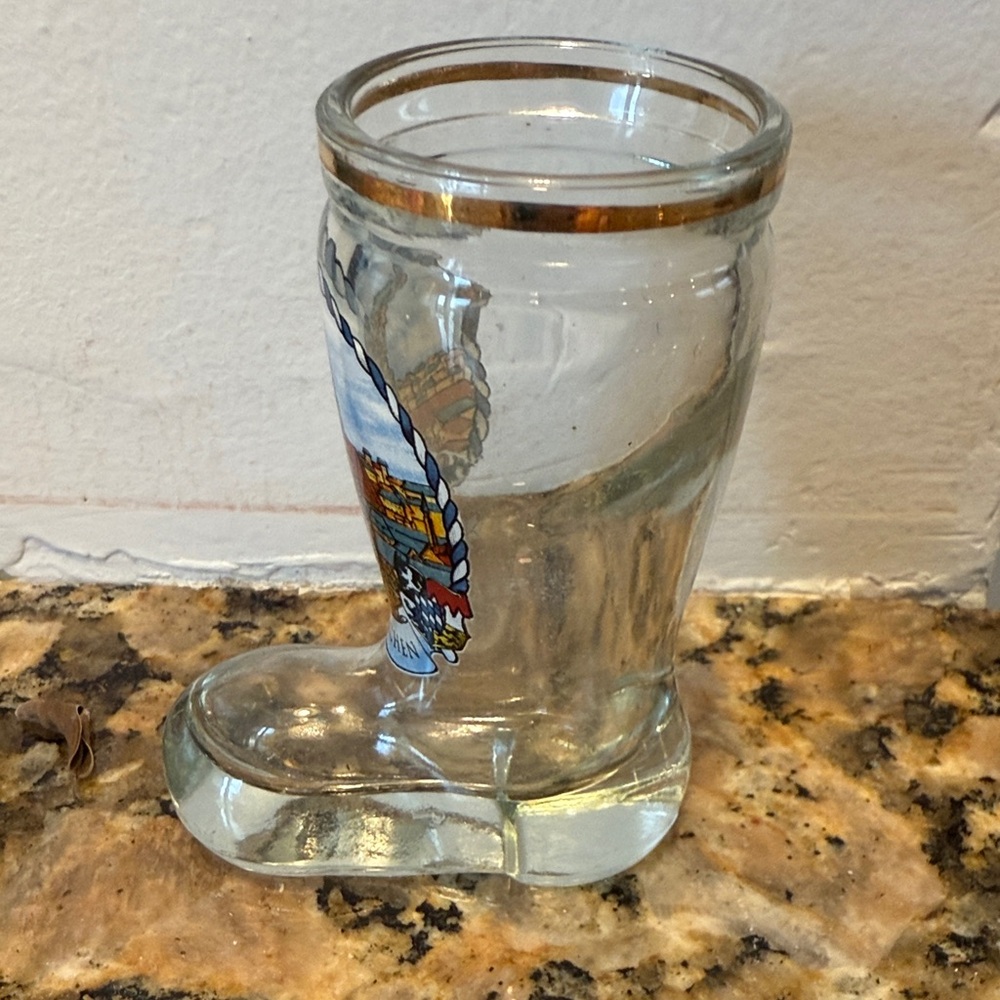 Munich Souvenir Boot Shaped Shot Glass with Gold Rim - Picture 4 of 5